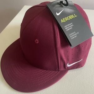 Maroon Nike Aerobill Stretch-Fit L/XL Baseball Cap